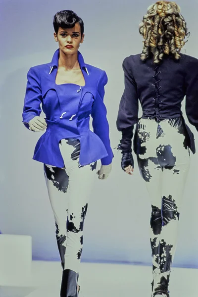 Look 10